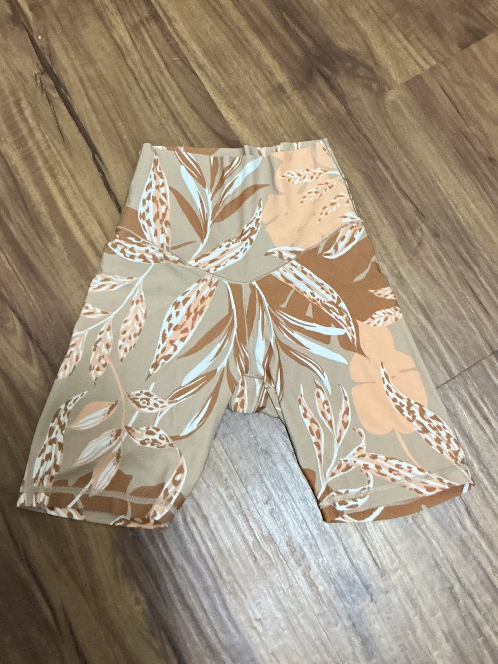 aerie High-Rise Floral Bike Shorts - Beige & Peach